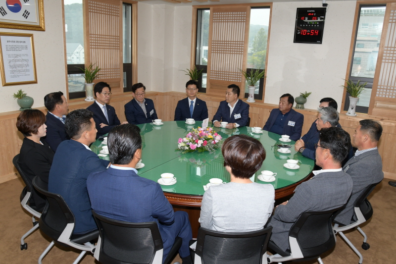 양승조 도지사 공주시의회 방문 이미지