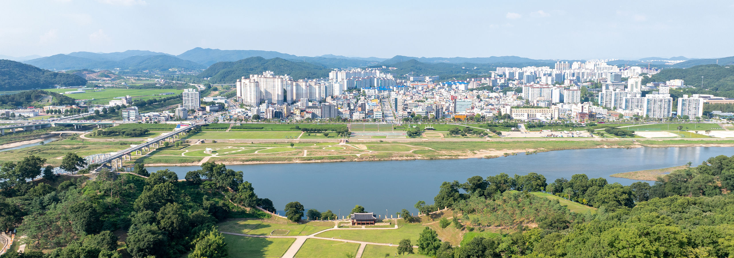 메인 비주얼 이미지 02